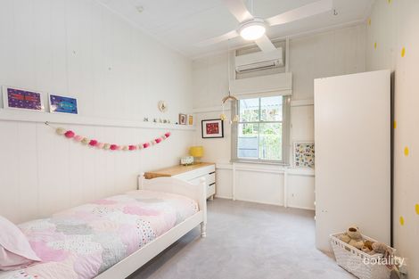 Property photo of 9 Thackeray Street Norman Park QLD 4170