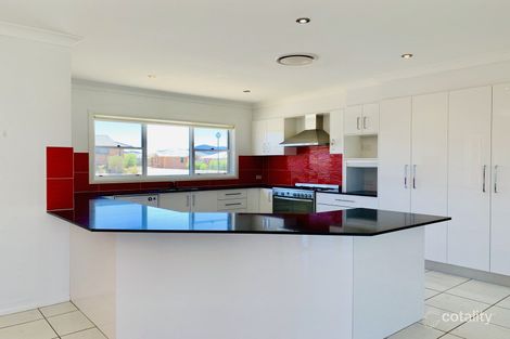 Property photo of 60 The Heights Hillvue NSW 2340