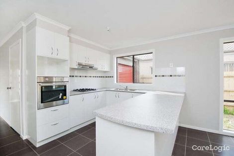 Property photo of 13 Grassbird Drive Point Cook VIC 3030