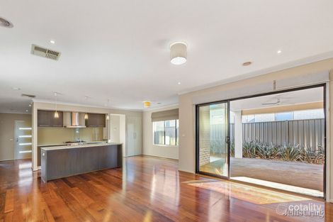 Property photo of 28 Hatfield Place Deer Park VIC 3023