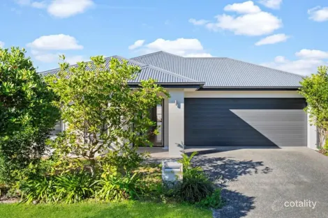 13 Chittick Cres, Palmview, QLD 4553