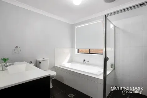 Property photo of 17 Binyang Avenue Glenmore Park NSW 2745