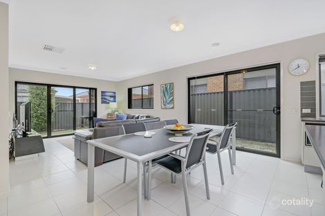 Property photo of 42 Sienna Way Pakenham VIC 3810