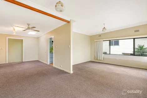 Property photo of 61 Winbin Crescent Gwandalan NSW 2259