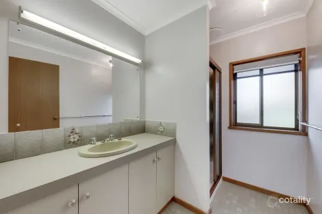 Property photo of 1/14 Huon Kiewa Road Tangambalanga VIC 3691