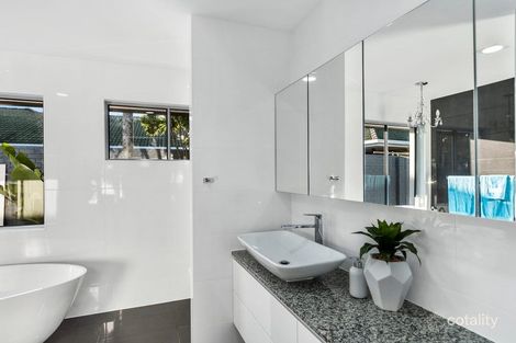 Property photo of 8 Daimler Drive Bundall QLD 4217