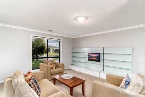 Property photo of 2 Warambee Street Glenfield Park NSW 2650