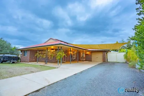 7 Olive Gr, Kingaroy, QLD 4610