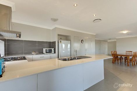 Property photo of 6 Pine Valley Crescent Luddenham NSW 2745