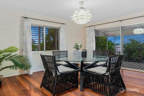 Property photo of 21 Aminya Street Mansfield QLD 4122
