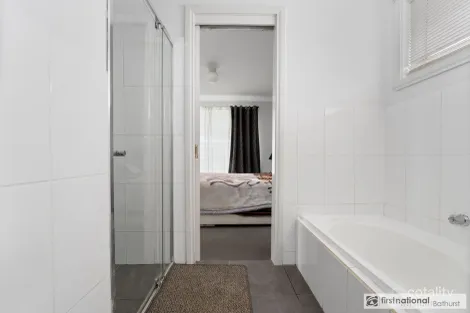 Property photo of 17 Spofforth Place Kelso NSW 2795