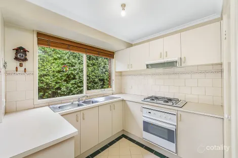 Property photo of 1/30 Highclere Avenue Mount Waverley VIC 3149