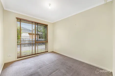Property photo of 1/30 Highclere Avenue Mount Waverley VIC 3149