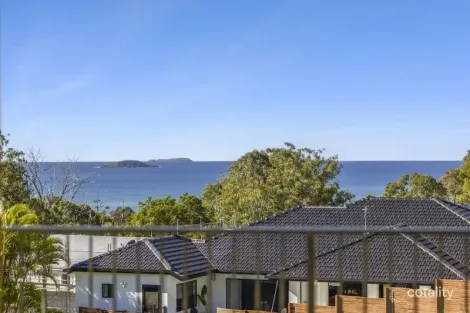 Property photo of 7 Bay View Place Korora NSW 2450