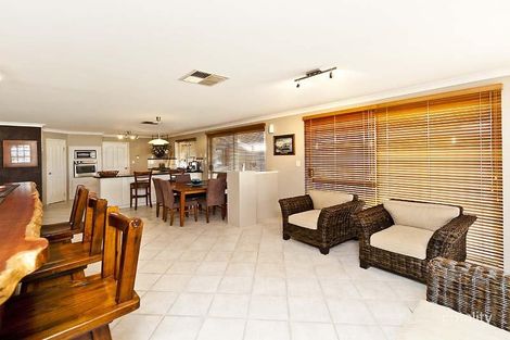 60 Montoro Dr, Port Kennedy, WA 6172