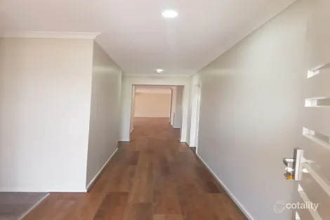 Property photo of 12 Cassinia Circuit Tarneit VIC 3029