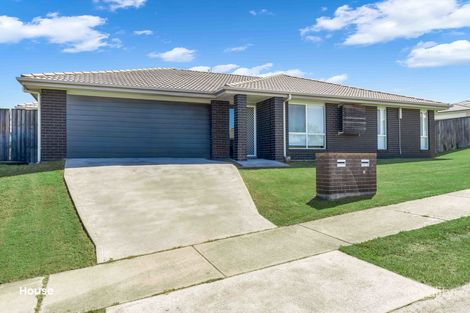 5/5a Cockatoo Rdge, Aberglasslyn, NSW 2320