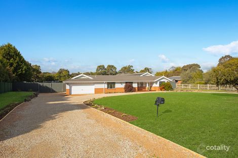 Property photo of 3 Newnham Drive Romsey VIC 3434