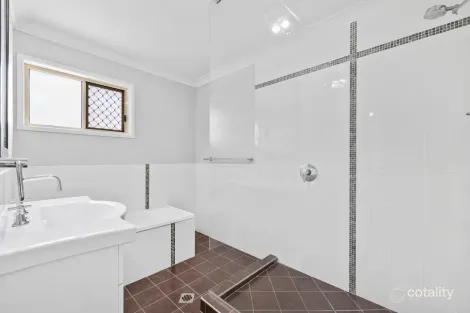 Property photo of 6 Grant Place Emerald QLD 4720