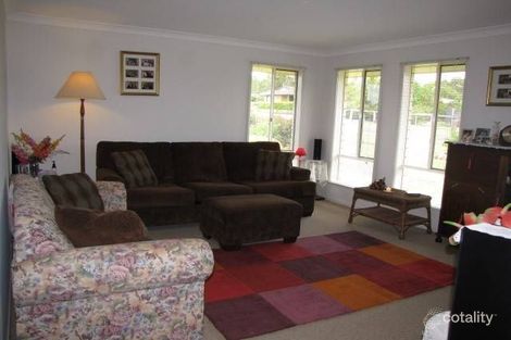 Property photo of 2 Kurrajong Court Meringandan West QLD 4352