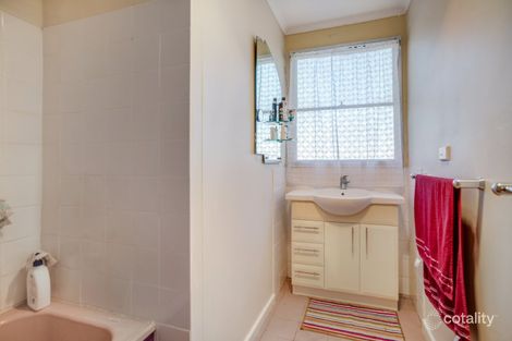 Property photo of 16 Laurina Crescent Frankston North VIC 3200