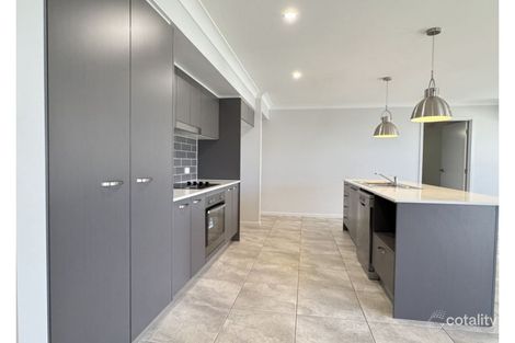 Property photo of 11 Starling Street Deebing Heights QLD 4306