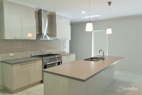 Property photo of 25 Willsmere Way Mickleham VIC 3064