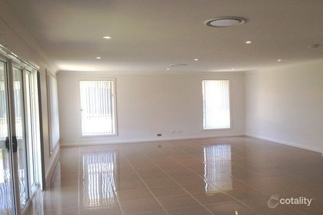 Property photo of 2 Beaumarias Close Cameron Park NSW 2285