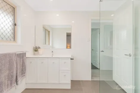 Property photo of 20 Jay Crescent Redland Bay QLD 4165