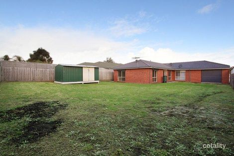 Property photo of 10 Alamanda Way Cranbourne North VIC 3977