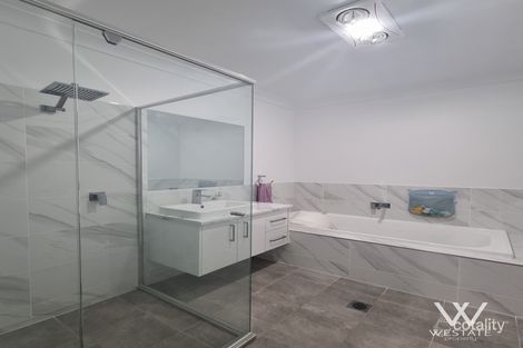 Property photo of 10 Lockwood Rise Kelso NSW 2795
