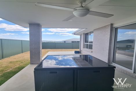 Property photo of 10 Lockwood Rise Kelso NSW 2795
