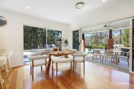 Property photo of 48 Friarbird Crescent Bonogin QLD 4213