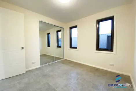 Property photo of 8 Jaclyn Street Ingleburn NSW 2565