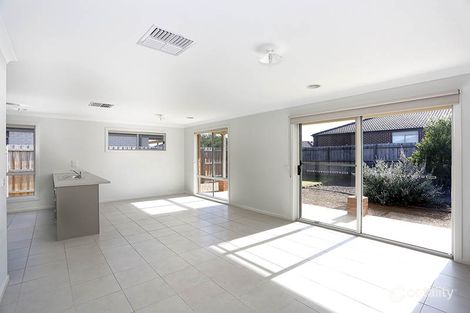 Property photo of 21 Maidenhair Drive Wallan VIC 3756