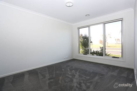 Property photo of 21 Maidenhair Drive Wallan VIC 3756