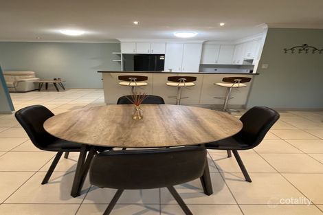 Property photo of 2 Morgan Place Emerald QLD 4720