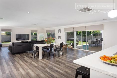 Property photo of 8 Preston Crescent Lloyd NSW 2650