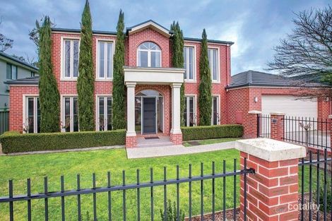 3 St Chester Ave, Lake Gardens, VIC 3355