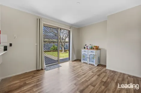 Property photo of 15 Donelly Close Sunbury VIC 3429
