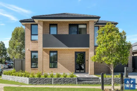 33 Honeymyrtle Ave, Denham Court, NSW 2565