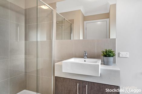 Property photo of 17 Ravenwoods Way Craigieburn VIC 3064