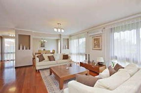 Property photo of 11 Plumpton Court Endeavour Hills VIC 3802