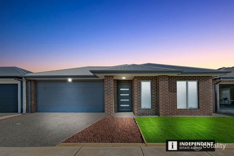 33 Mcculloch St, Melton South, VIC 3338