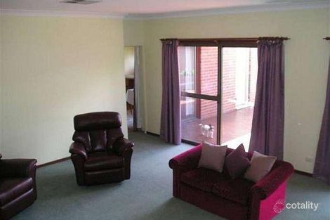 Property photo of 13 Bluett Crescent Turvey Park NSW 2650