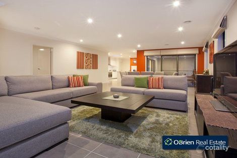 Property photo of 34 Cresthaven Boulevard Berwick VIC 3806