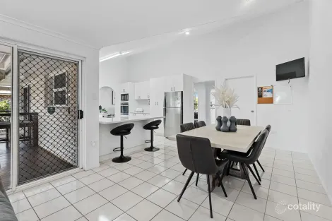 Property photo of 37 Royal Drive Kawungan QLD 4655