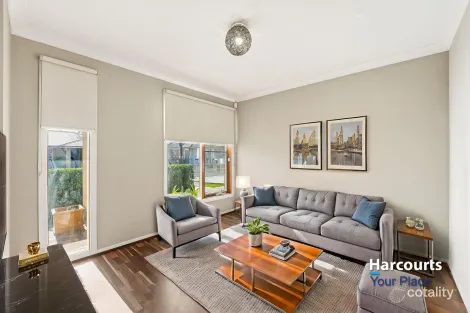 Property photo of 18 Stringybark Street Ropes Crossing NSW 2760