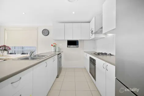 Property photo of 62 Taradale Drive Ropes Crossing NSW 2760