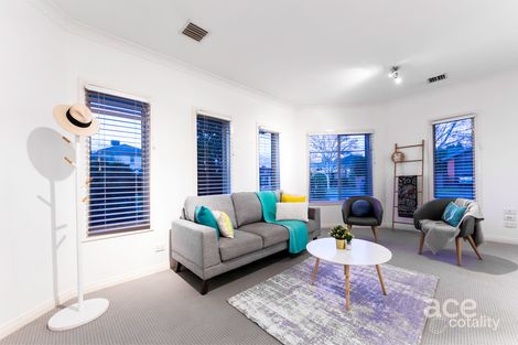 Property photo of 2 Covent Gardens Point Cook VIC 3030